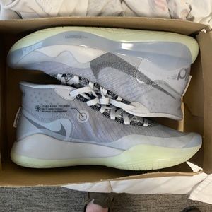 KD 12 “wolf grey”